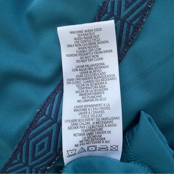 Umbro | Women's Teal V-Neck Soccer Jersey | US M - Picture 3 of 5